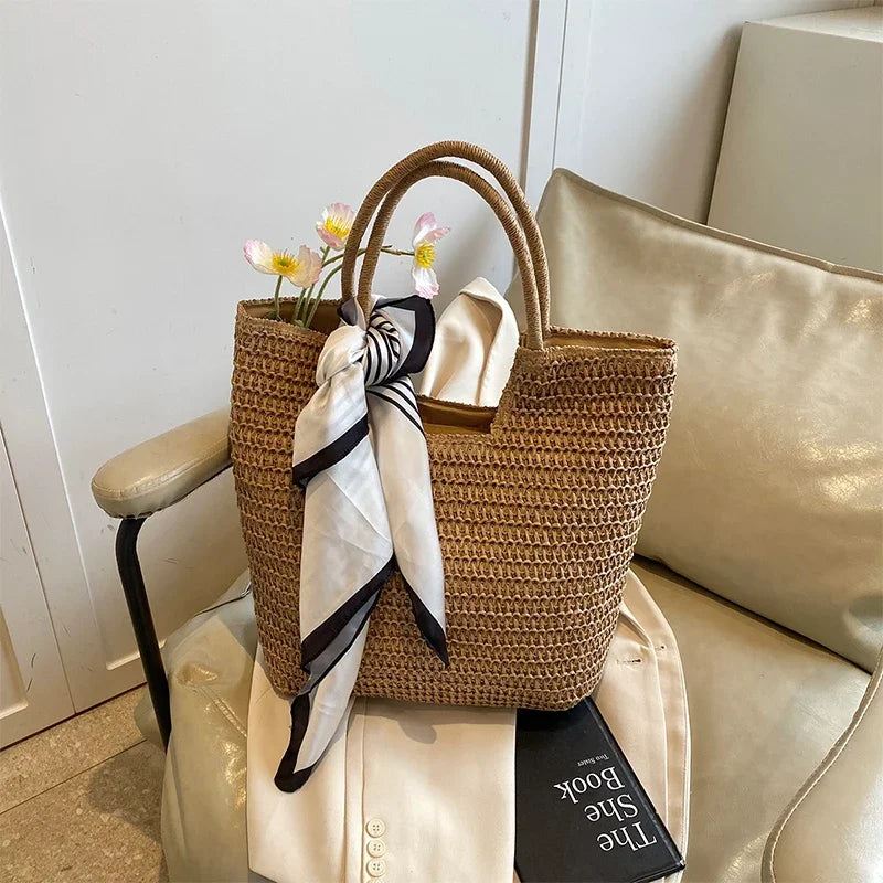 Bolsa de Palha com Lenço Decorativo