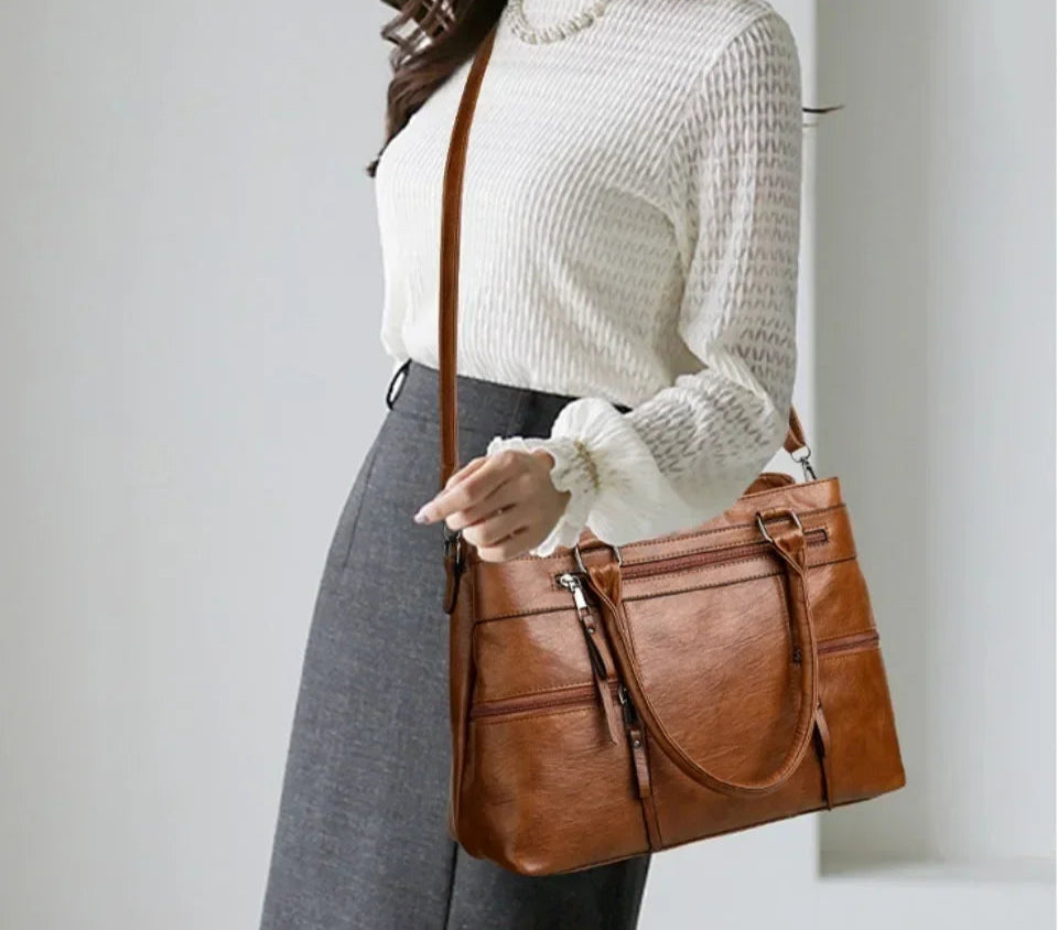 Elegant Women’s Leather Handbag