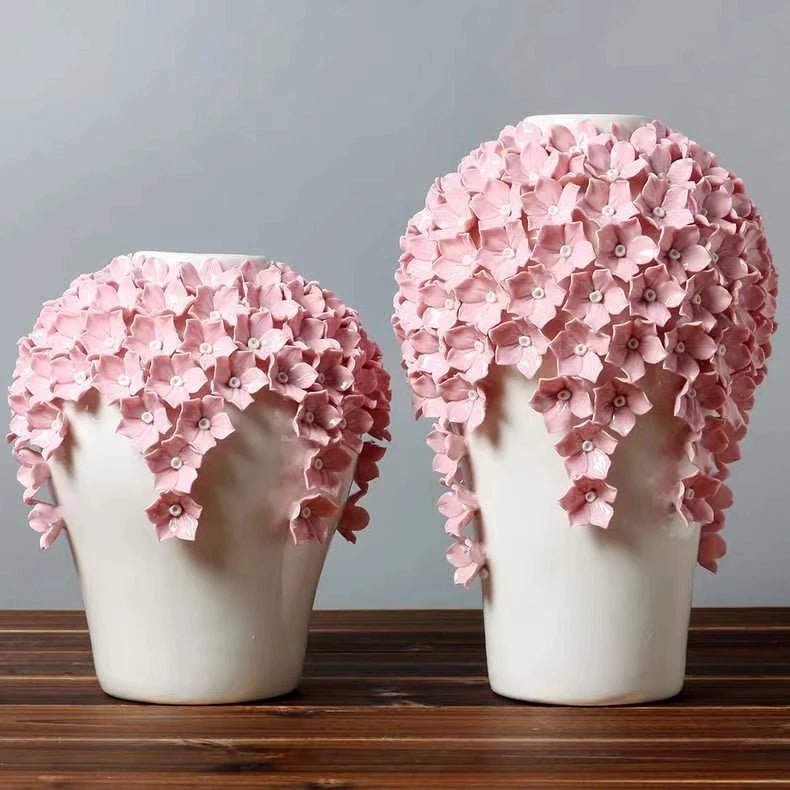 Vaso Branco com Flores Esculpidas - Porcelana Artesanal